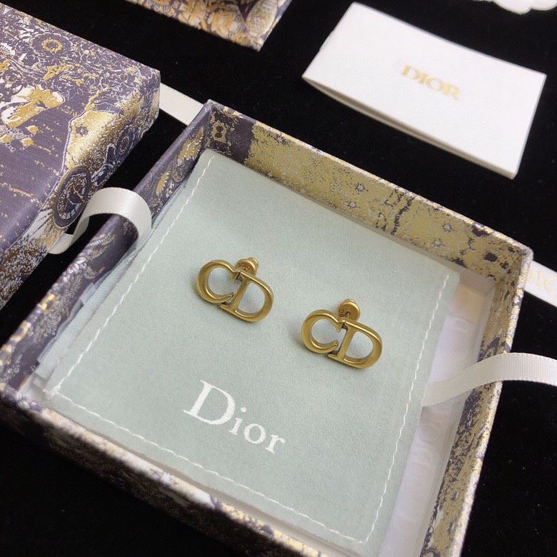 ch**an D*or earrings